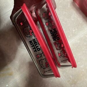 PYREX HELLO KITTY CONTAINERS